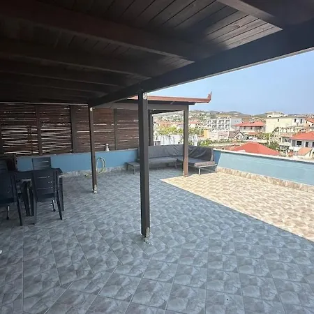 Open Balcony 3 شقة *